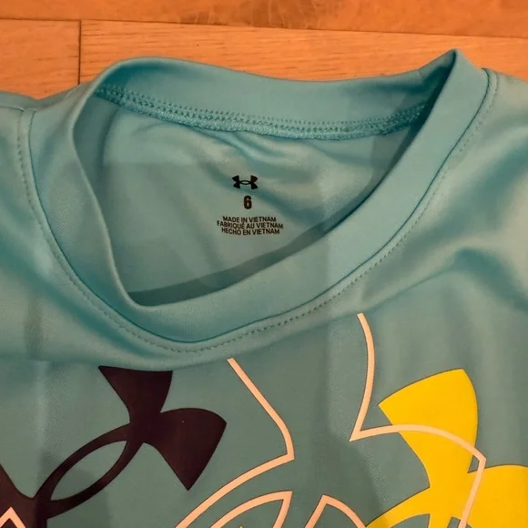 Boys size 6 Under Armour Kids' Set - Blue, Black, and Yellow - Picture 4 of 4